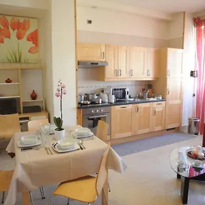 Lux Apartahotel