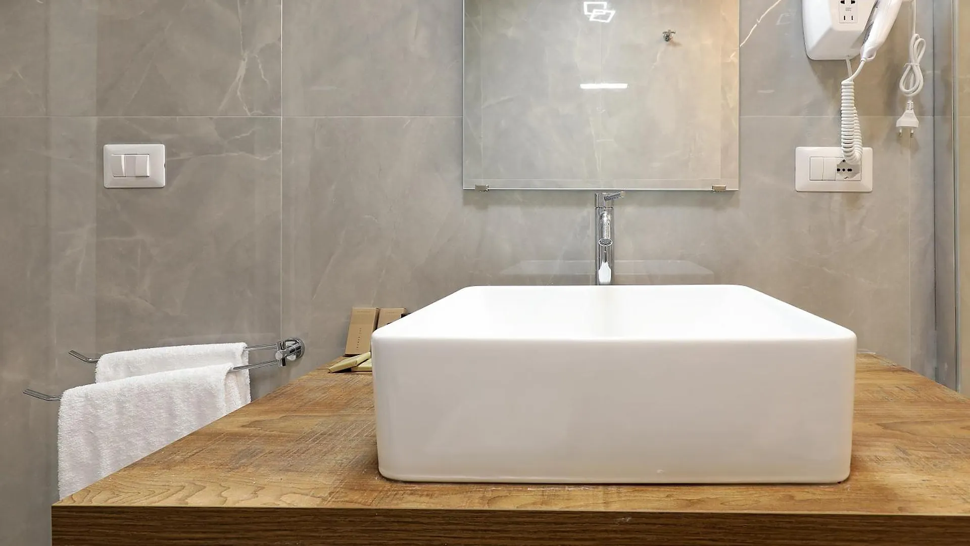 بيت ضيافة Rome Plaza Suites, Luxury Collection
